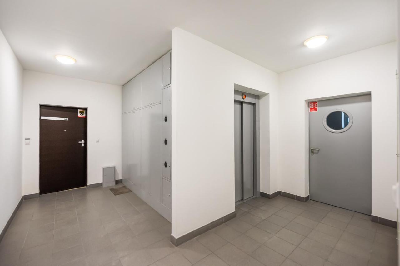 Wola Sunshine Apartment Free Parking Varşovia Exterior foto