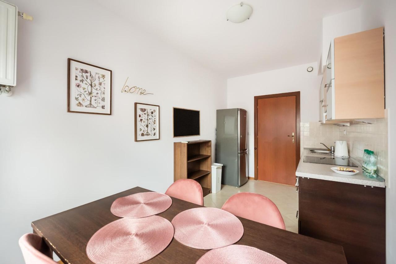 Wola Sunshine Apartment Free Parking Varşovia Exterior foto
